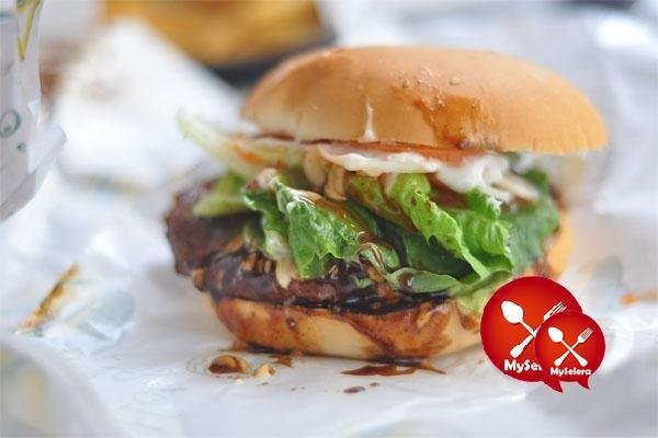 BURGER BAKAR BLACK PEPPER BURGER BAKAR BLACK PEPPER