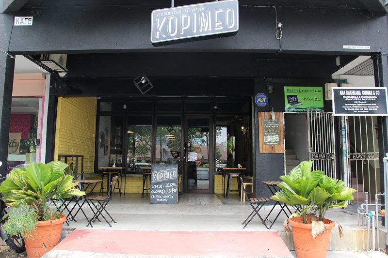 Kafe Kopimeo - Kacukan Menu Timur Barat, di Shah Alam