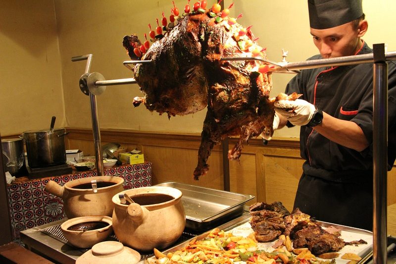 Buffet Ramadan “Ala Kampung” di De Palma Hotel Ampang. Ramai Beratur Teringinkan Kambing Golek!
