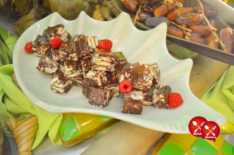 Ramadhan Buffet Eastin Hotel Kek Batik