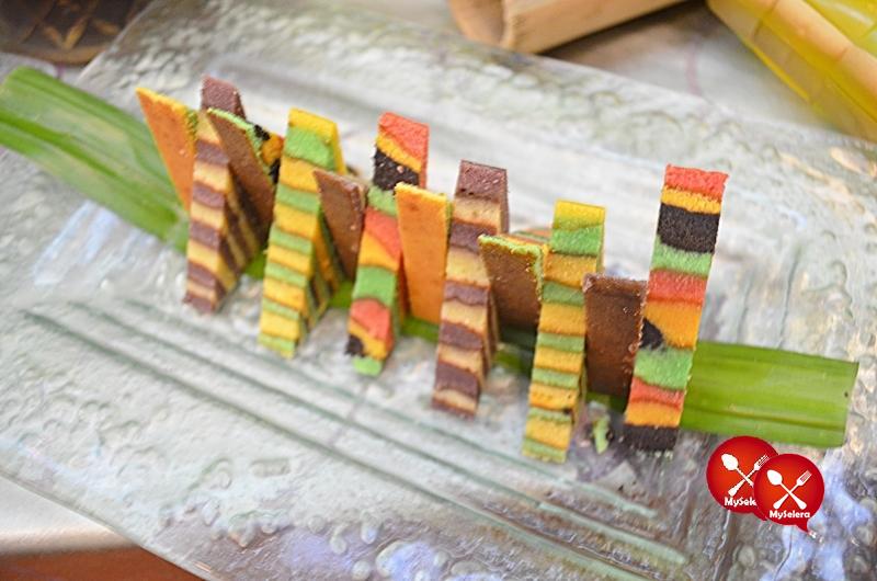 Ramadhan Buffet Eastin Hotel Kek Lapis Sarawak