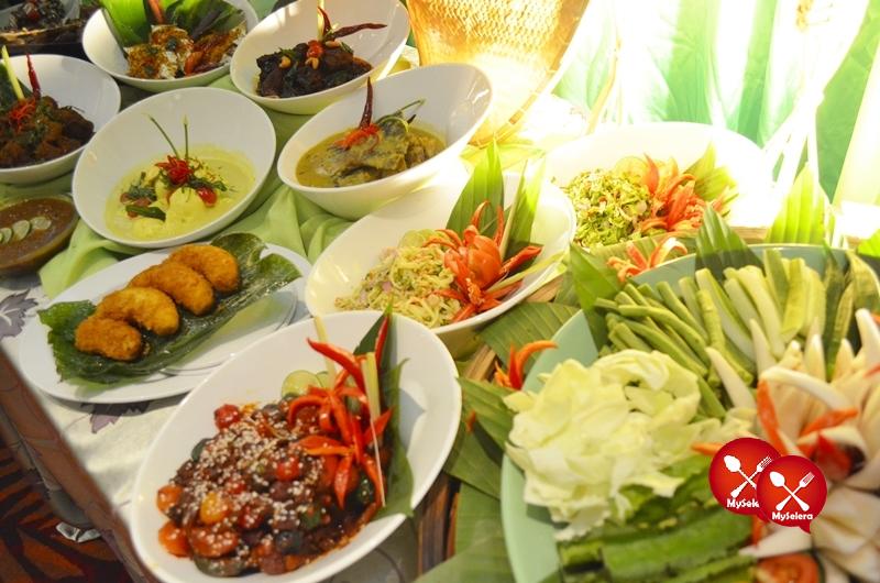 Ramadhan Buffet Eastin Hotel Kerabu dan Ulam Ulaman