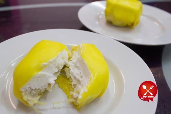 Durian Crepe di Restoran Char Koay Teow Serina Redzuawan