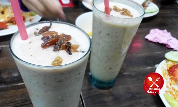 Air Capucinno dan kismis di Restoran Nasi Arab Al Edrus Kuala Terengganu