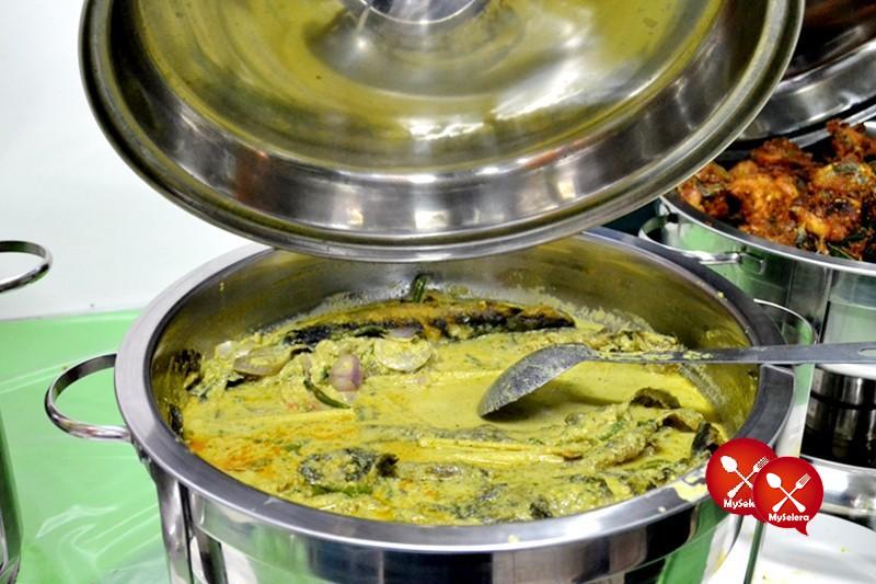 Ikan Keli Masak Lemak Cili Api di Buffet Ramadhan D'Kampung Cafe, Anggerik Mall