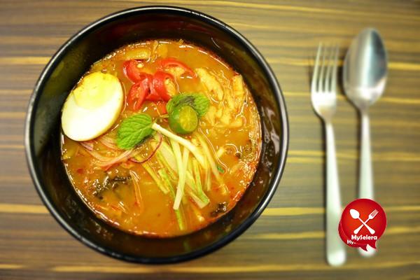 Asam Laksa Super Bowl Delights Sungei Wang Plaza