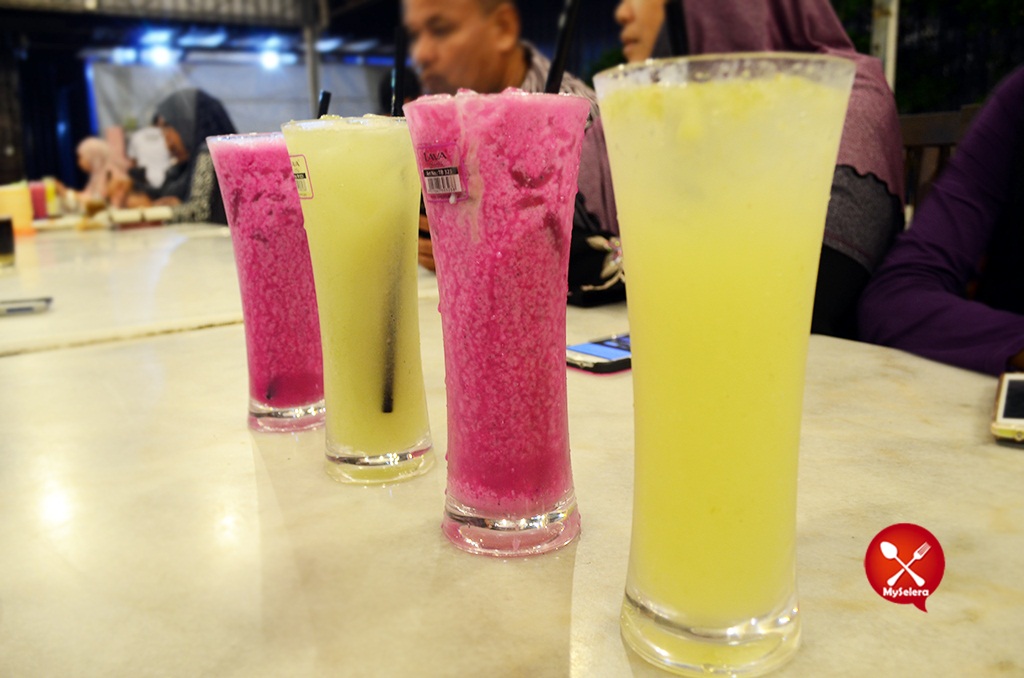 Air Naga dan Belimbing 2di Hazlan Bistro Kuala Terengganu