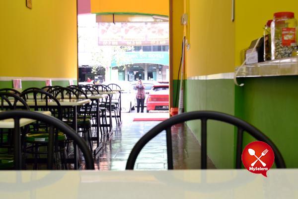Kedai Nasi Beriani Kambing di Shahza Beriani Shah Alam