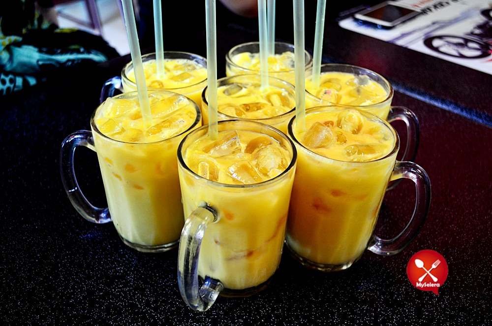 Air manggo menggantikan Susu badam boster