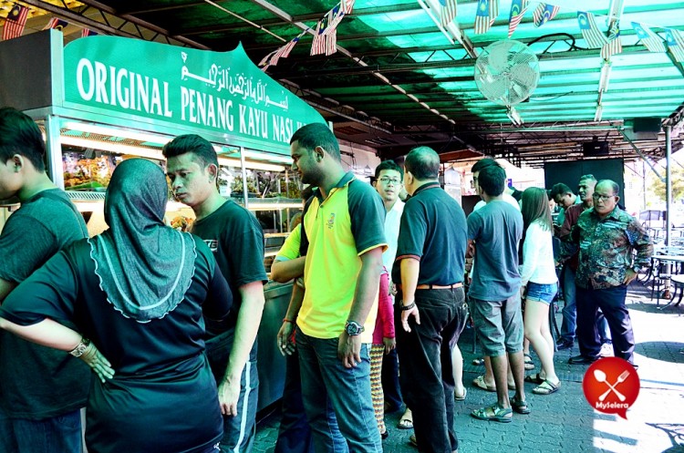 Nasi Kandar Beratur di The Original Kayu Nasi Kandar Penang,