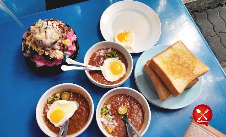 Minum Petang di Restoran Kacang Pool Haji Larkin Bomba