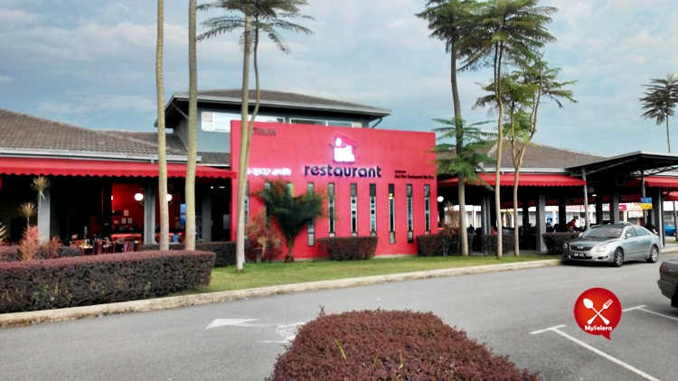 Red Wok Steamboat Bangi001