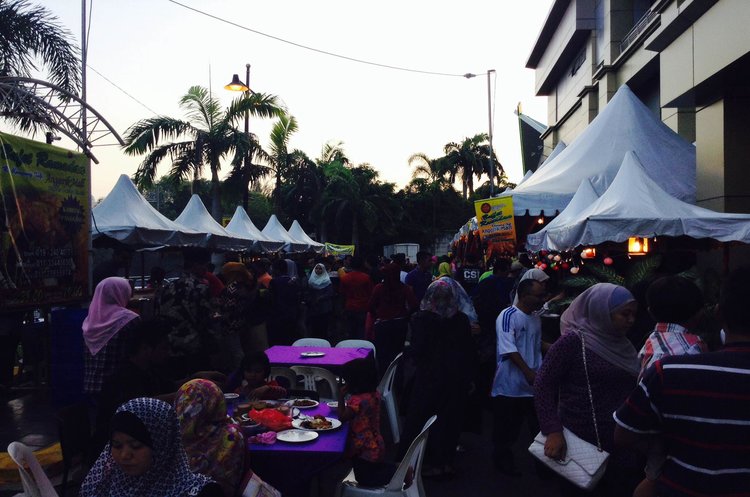 Buffet Ramadhan 2015 D Best Cafe  Anggerik Mall