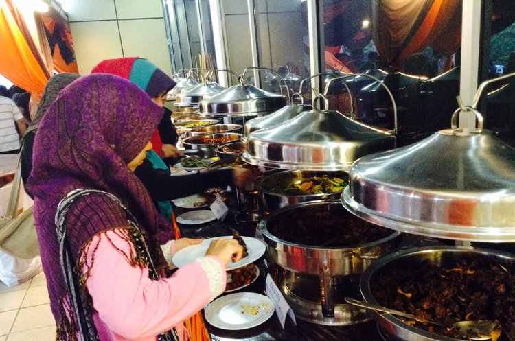 Buffet Ramadhan 2015 D Best Cafe  Anggerik Mall
