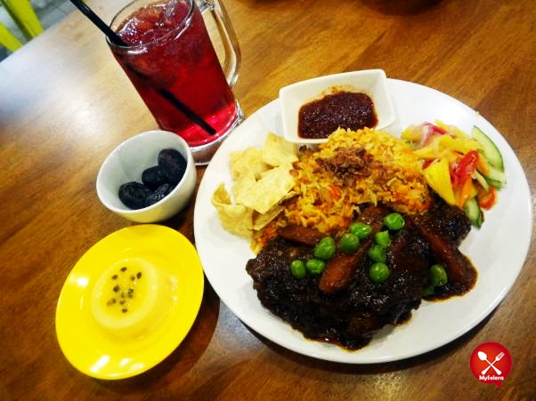 Berbuka Puasa di Rail Canteen Briyani Ayam Masak Merah - 4