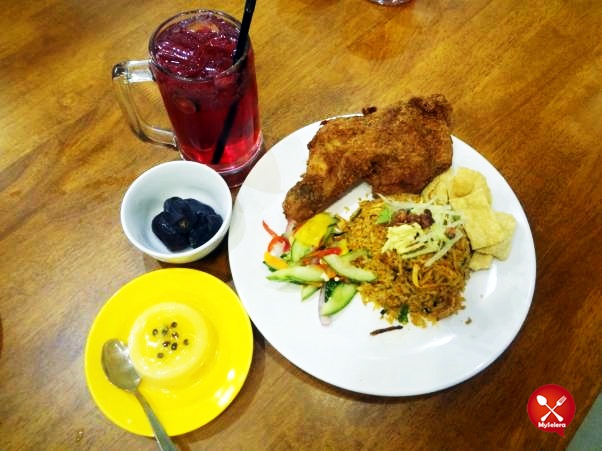 Berbuka Puasa di Rail Canteen Nasi Lemak - 3