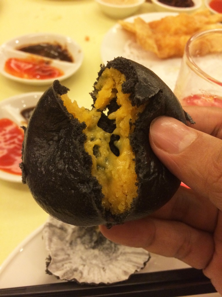 steamed buttered&salted egg yolk bamboo charcoal bun